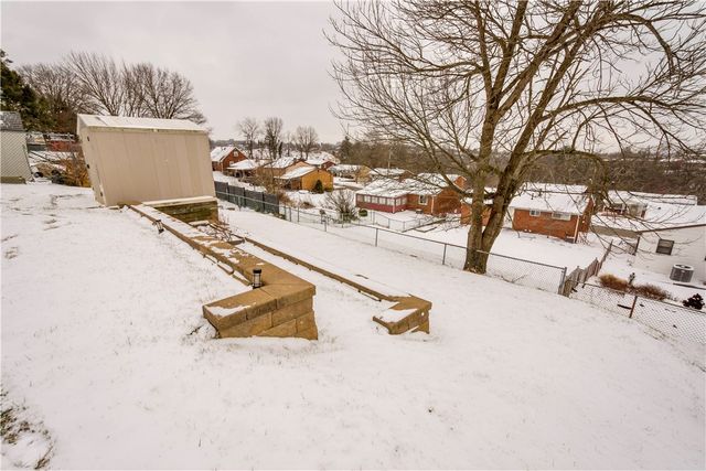 930 Lindsay Rd, Scott Twp, PA 15106