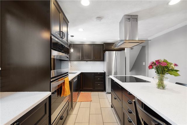 930 Lindsay Rd, Scott Twp, PA 15106