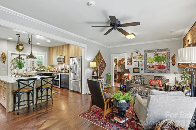 2527 Sharon Road, Charlotte, NC 28211