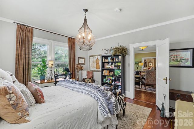 2527 Sharon Road, Charlotte, NC 28211