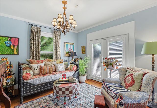 2527 Sharon Road, Charlotte, NC 28211