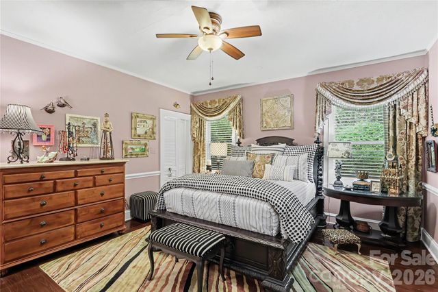 2527 Sharon Road, Charlotte, NC 28211