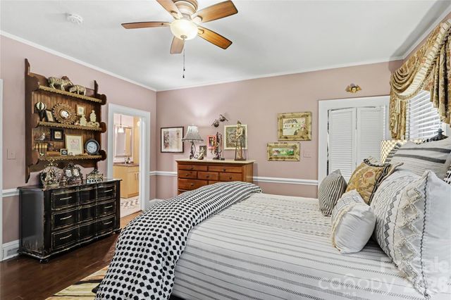 2527 Sharon Road, Charlotte, NC 28211