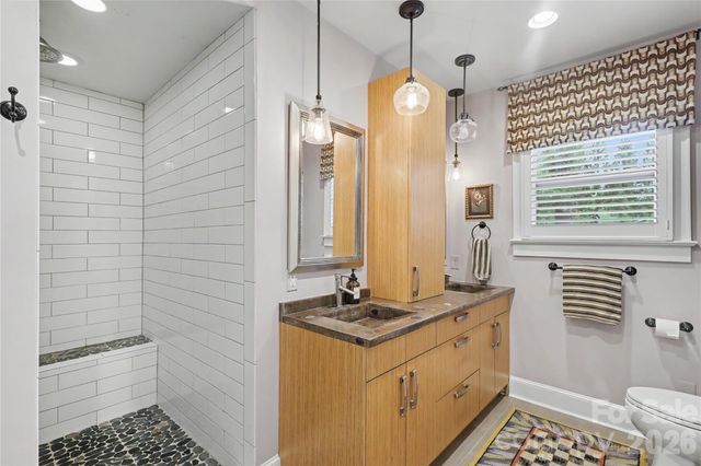 2527 Sharon Road, Charlotte, NC 28211