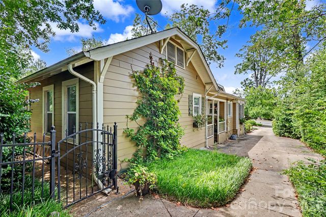 2527 Sharon Road, Charlotte, NC 28211
