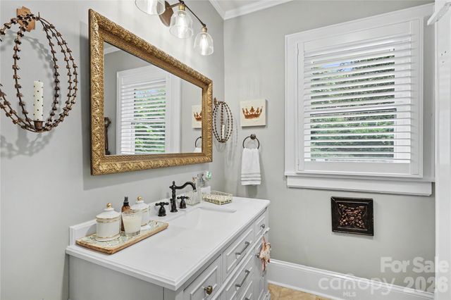 2527 Sharon Road, Charlotte, NC 28211