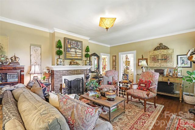 2527 Sharon Road, Charlotte, NC 28211