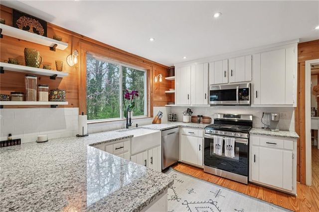 1066 Sea Oats SW Way, Lilburn, GA 30047