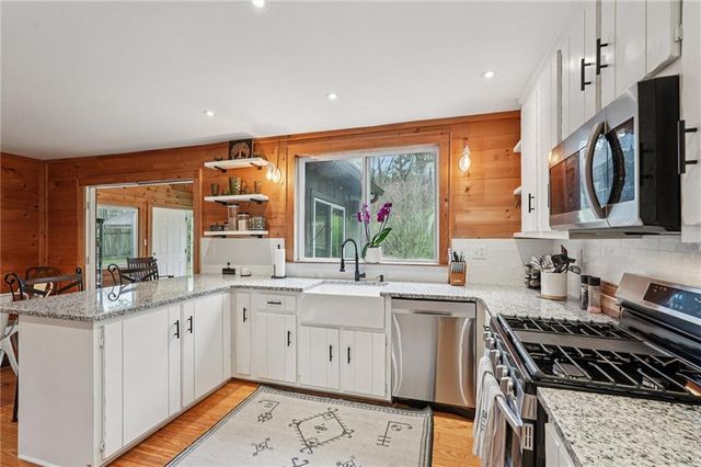 1066 Sea Oats SW Way, Lilburn, GA 30047