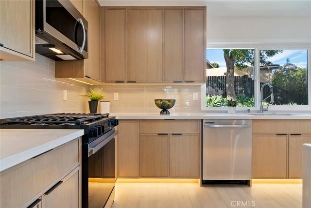 4296 Avenida Amelgado, Thousand Oaks, CA 91360