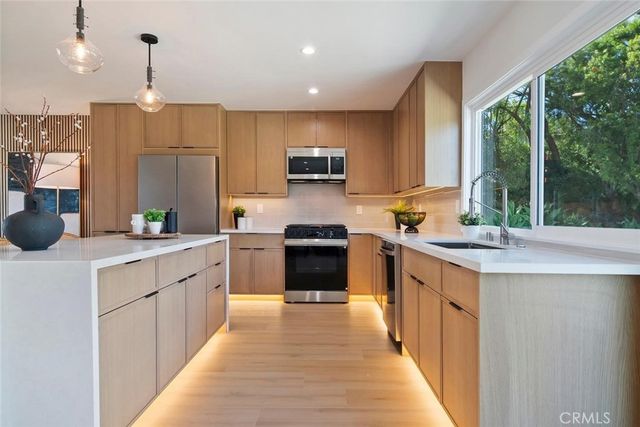 4296 Avenida Amelgado, Thousand Oaks, CA 91360