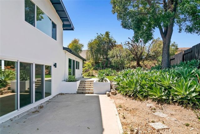 4296 Avenida Amelgado, Thousand Oaks, CA 91360