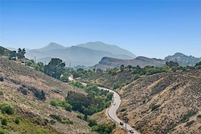 4296 Avenida Amelgado, Thousand Oaks, CA 91360