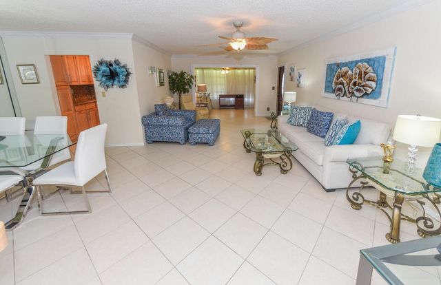 1382 High Point Way NE B, Delray Beach, FL 33445