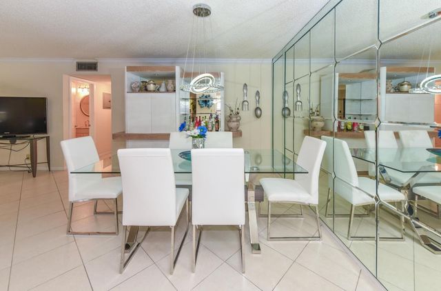 1382 High Point Way NE B, Delray Beach, FL 33445