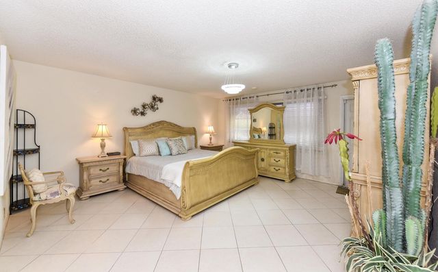 1382 High Point Way NE B, Delray Beach, FL 33445