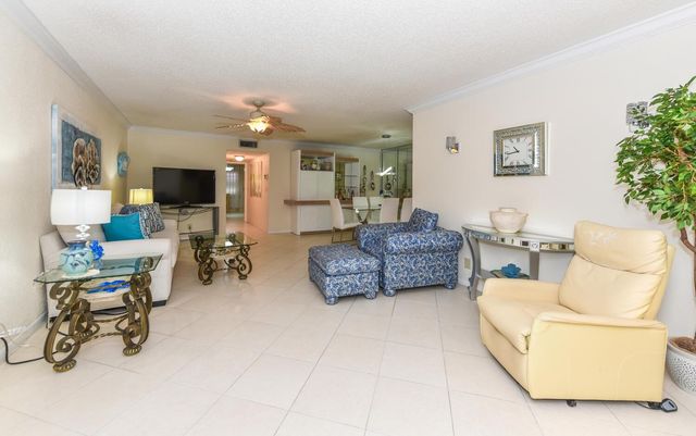 1382 High Point Way NE B, Delray Beach, FL 33445