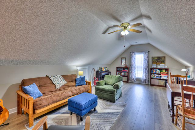 206 Amanda Dr, Bell Buckle, TN 37020