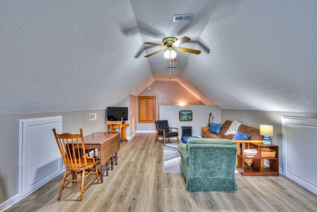 206 Amanda Dr, Bell Buckle, TN 37020