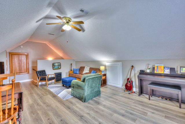 206 Amanda Dr, Bell Buckle, TN 37020