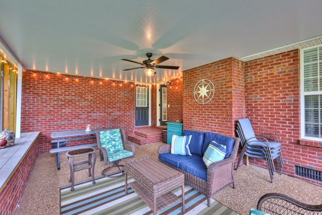 206 Amanda Dr, Bell Buckle, TN 37020