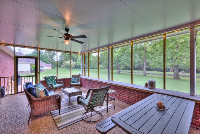 206 Amanda Dr, Bell Buckle, TN 37020