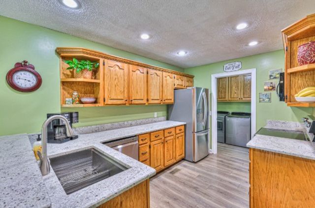 206 Amanda Dr, Bell Buckle, TN 37020