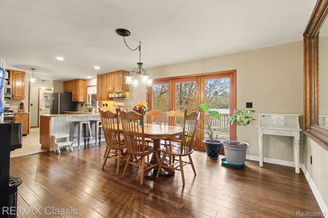 9800 Moon Road, Saline, MI 48176