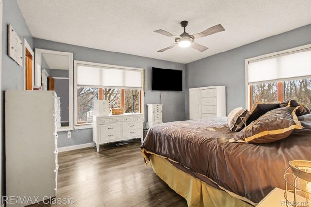 9800 Moon Road, Saline, MI 48176