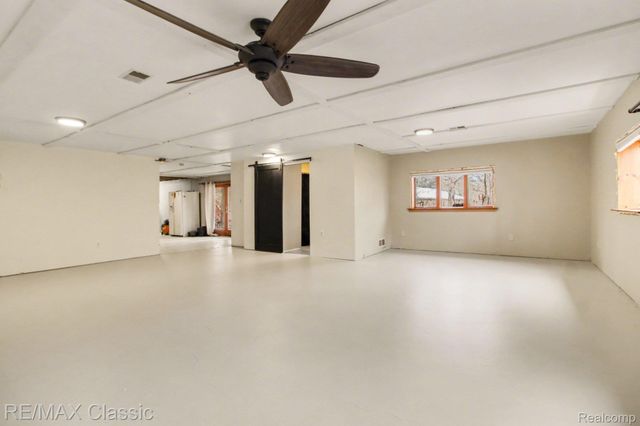 9800 Moon Road, Saline, MI 48176