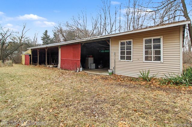 9800 Moon Road, Saline, MI 48176