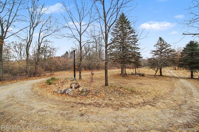 9800 Moon Road, Saline, MI 48176