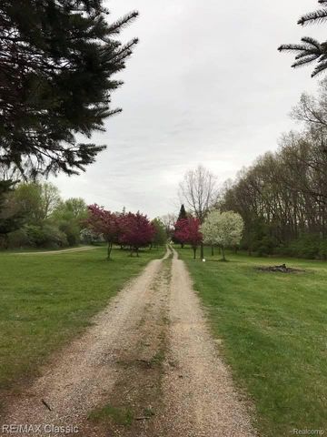 9800 Moon Road, Saline, MI 48176