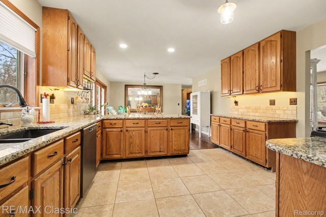 9800 Moon Road, Saline, MI 48176