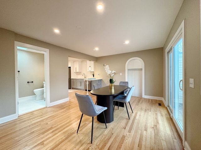 215 S Forest Avenue, Palatine, IL 60074