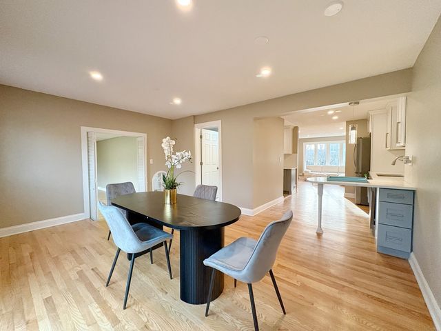 215 S Forest Avenue, Palatine, IL 60074