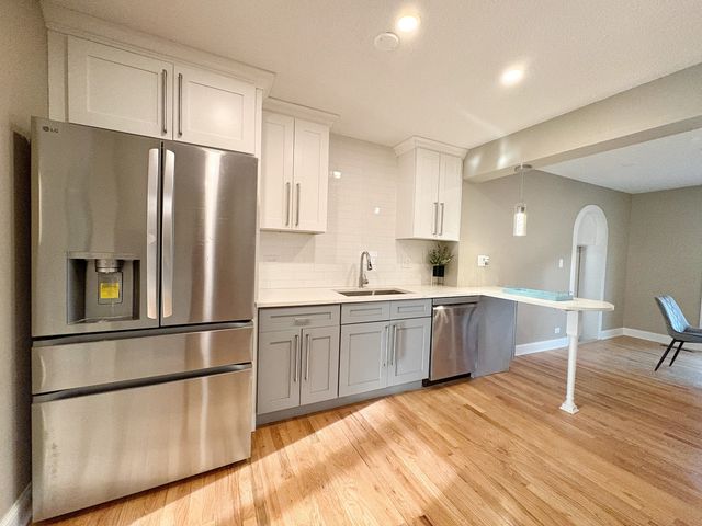 215 S Forest Avenue, Palatine, IL 60074