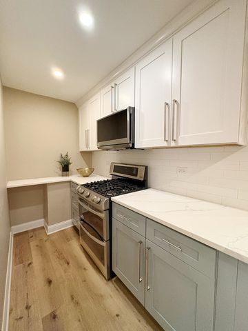 215 S Forest Avenue, Palatine, IL 60074