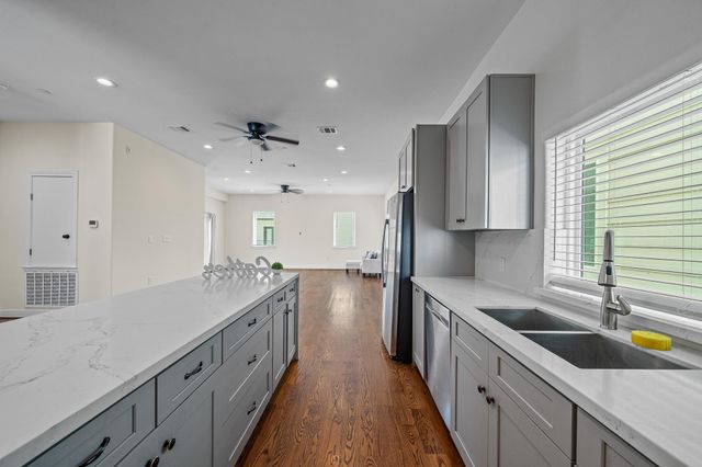 2218 Converse Street C, Houston, TX 77006