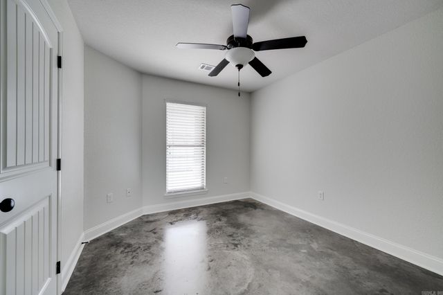 1655 S Donaghey Avenue, Conway, AR 72034