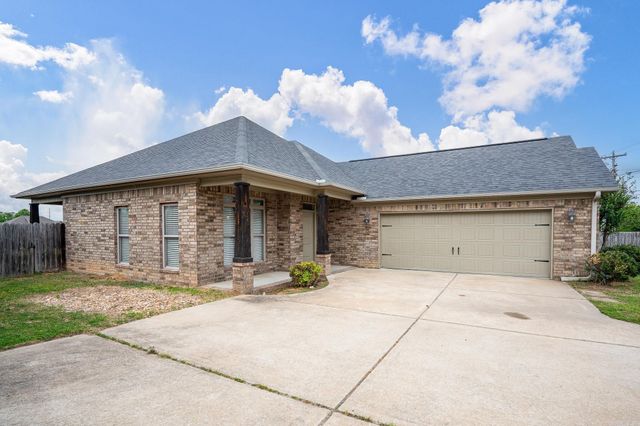 1655 S Donaghey Avenue, Conway, AR 72034