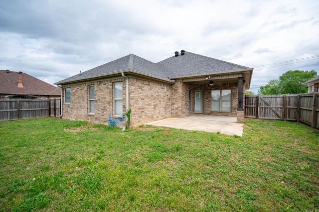 1655 S Donaghey Avenue, Conway, AR 72034