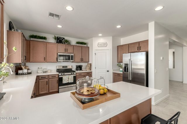 18042 W JONES Avenue, Goodyear, AZ 85338