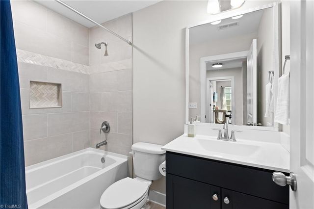 1425 Blooming Mountain Way, Kernersville, NC 27284
