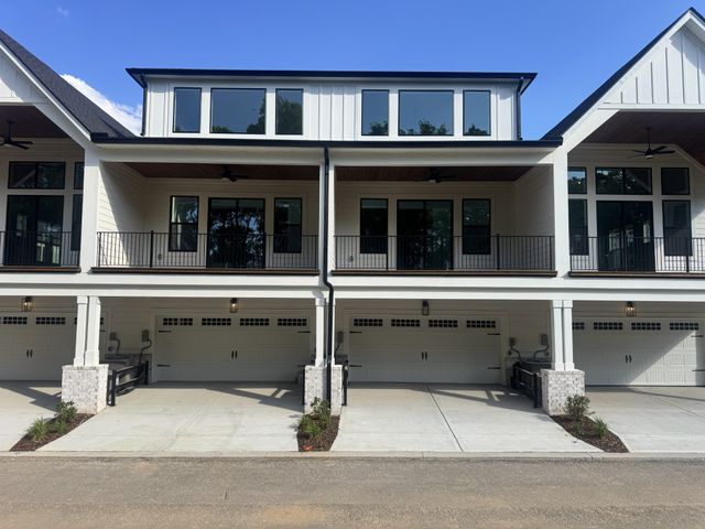2088 Conductor Ln, Thompsons Station, TN 37179