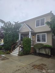 14 larch Street, Carteret, NJ 07008