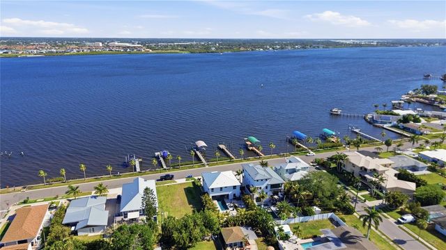 1912 RIVERSIDE DRIVE E, Bradenton, FL 34208