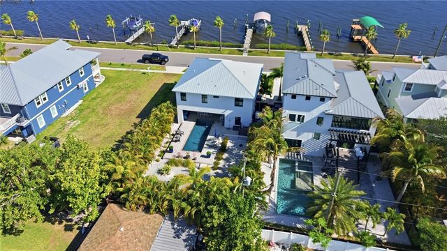 1912 RIVERSIDE DRIVE E, Bradenton, FL 34208