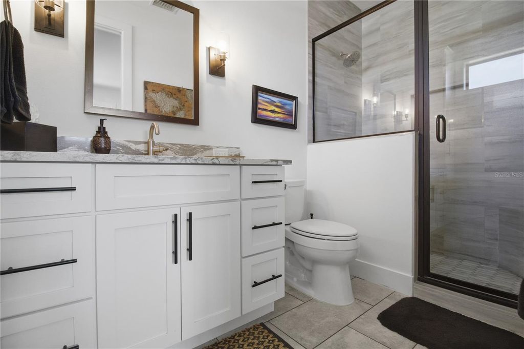 Image 24 of property listing at 1912 RIVERSIDE DRIVE E, Bradenton, FL 34208