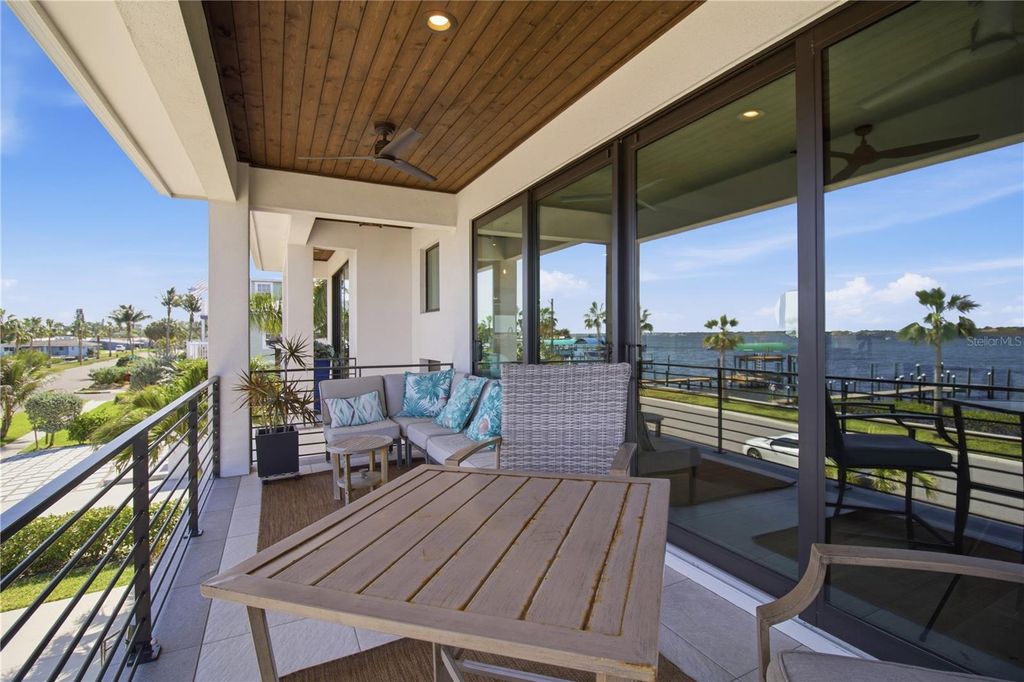 Image 31 of property listing at 1912 RIVERSIDE DRIVE E, Bradenton, FL 34208